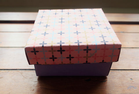 Gift box with lid--lavender and pink petals