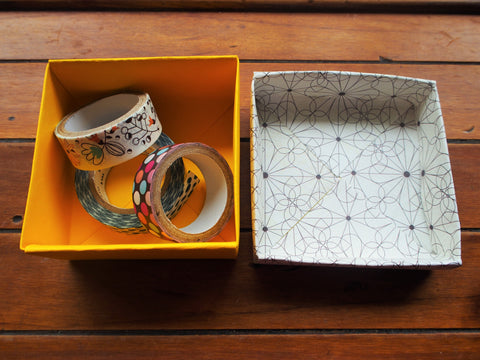Gift box with lid--yellow and white geometric