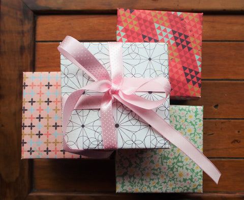 Gift box with lid--lavender and pink petals