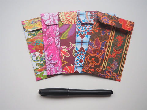 Traditional batik and ethnic designs money envelopes for Eid--set of 5 in wide design