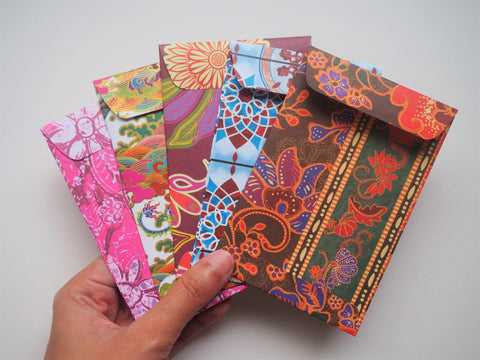 Traditional batik and ethnic designs money envelopes for Eid--set of 5 in wide design